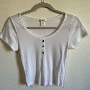 White button up cropped tee